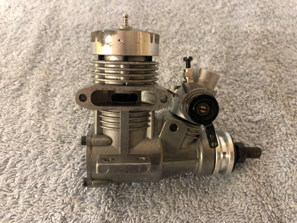 BRAT 28 RC ENGINE WITH MUFFLER