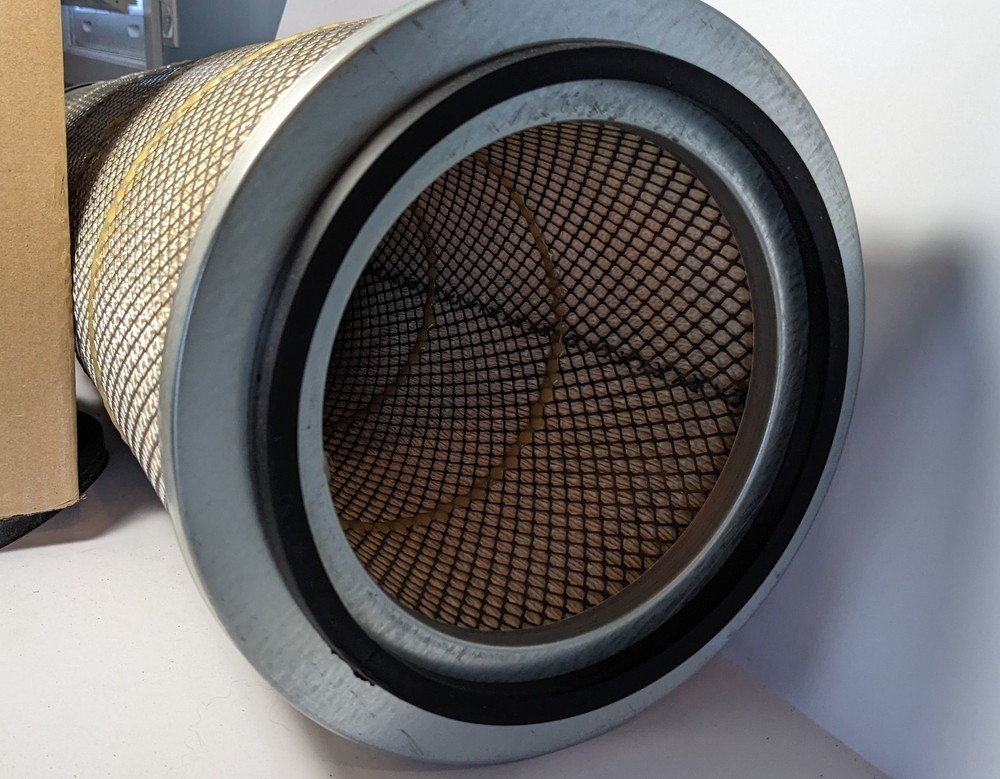 Genuine Baldwin Air Filter PA2732 Peterbilt Freightliner