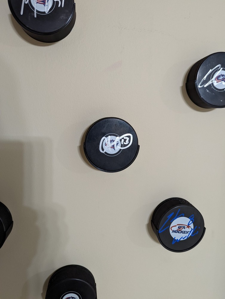 Hockey Puck Wall Display Holder