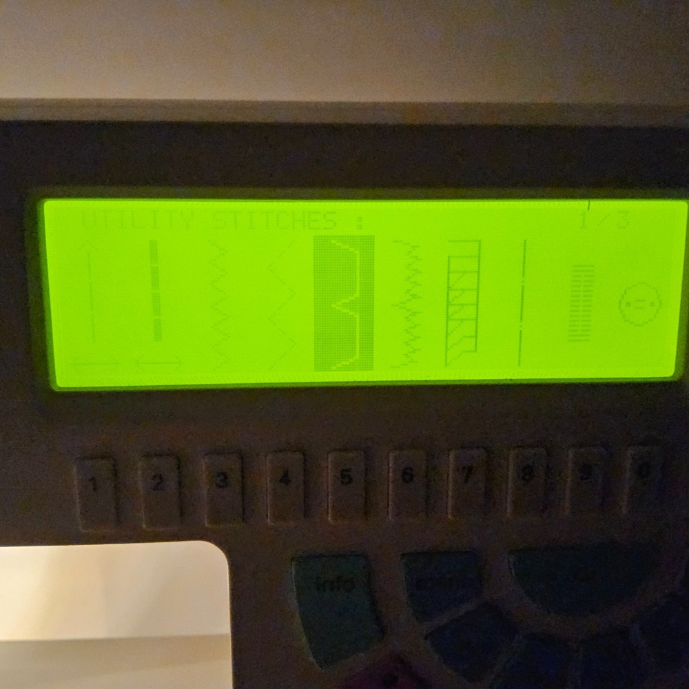 PFAFF Creative 7570 Sewing Embroidery Machine