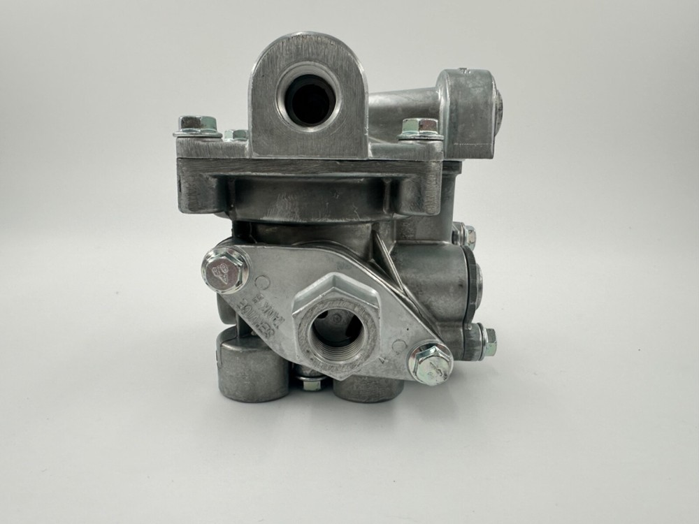 RT4 Multi-Function Trailer Spring Brake Valve - Automann KN26000
