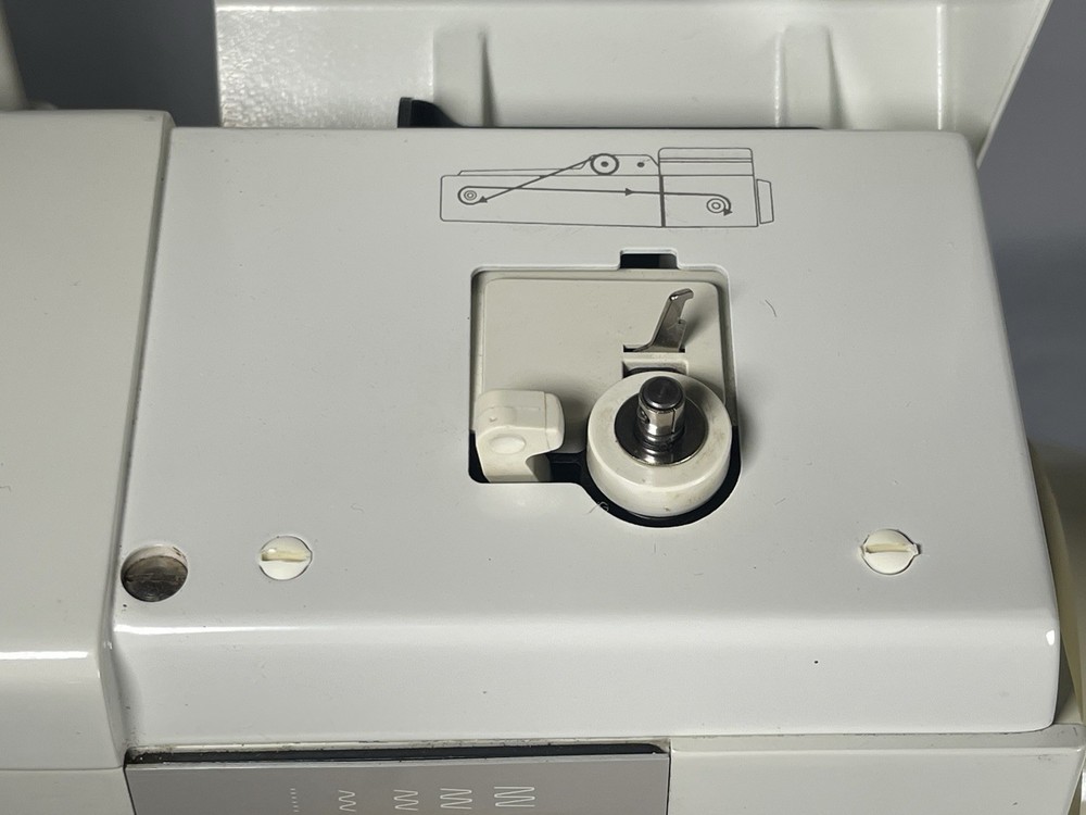 BERNINA Record 930 Electronic Sewing Machine UNTESTED