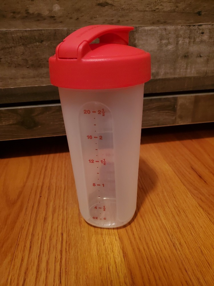 Tupperware Quick Shake Container