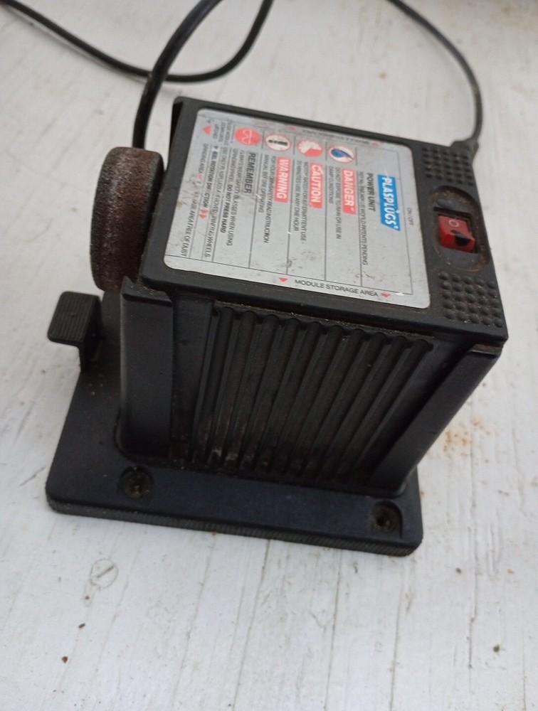 Plasplugs Power Base W/ Knife Scissors & Drill Sharpener Tested/Working