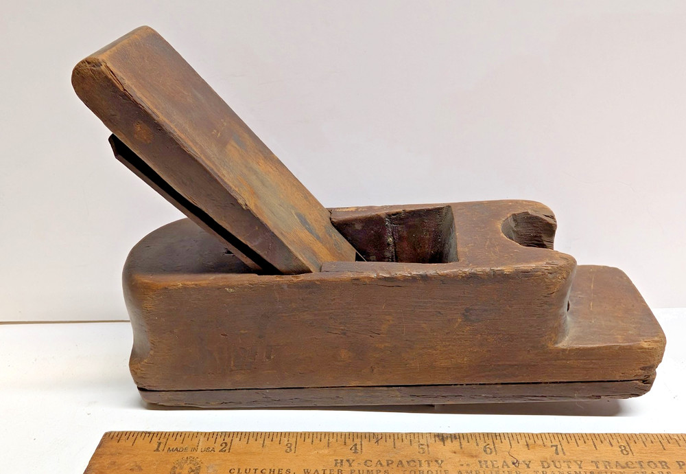 Antique Carpenter Woodworking Plane