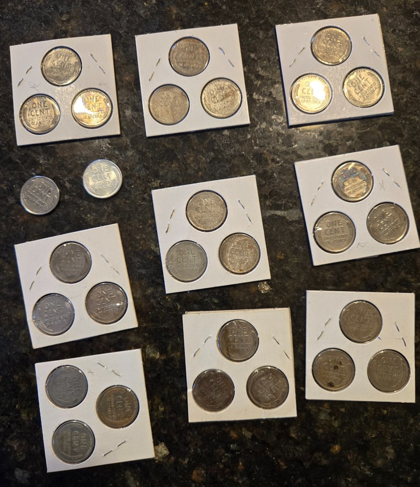 1943 STEEL CENTS IN FLIPS