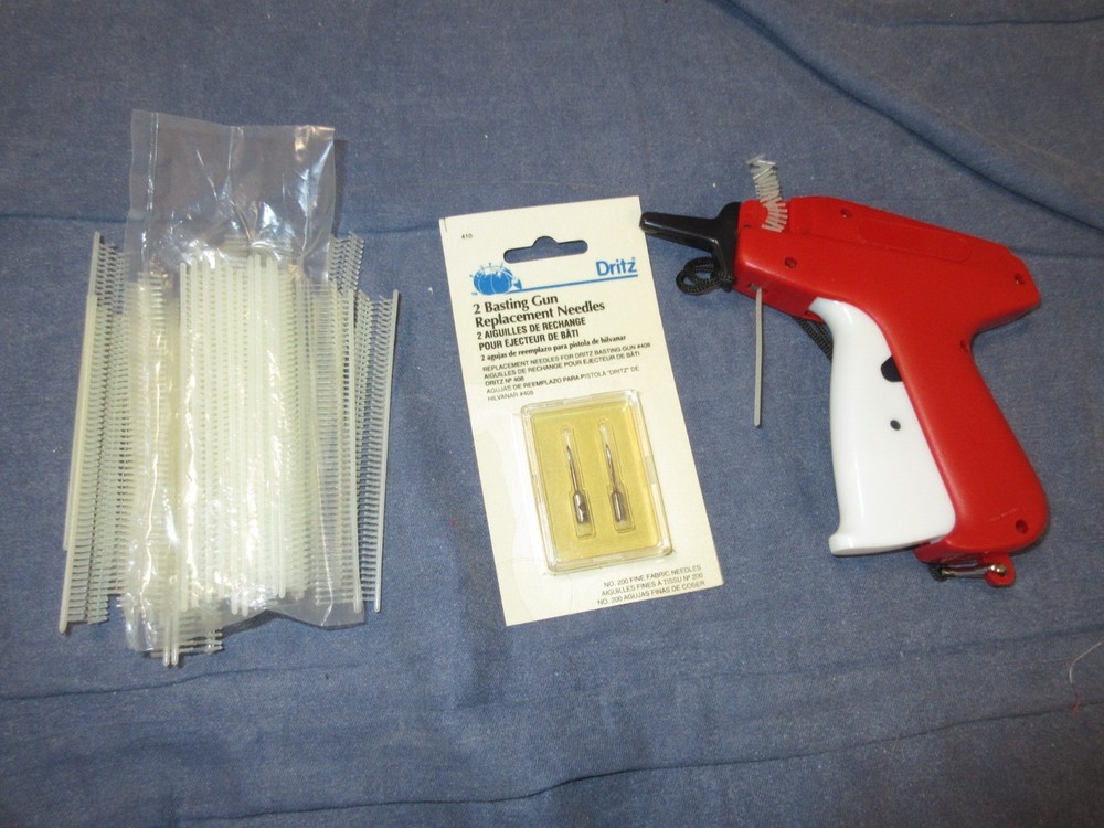 Red Quilting Basting Gun, Dritz Replacelement Needles & 1500 + Tacks