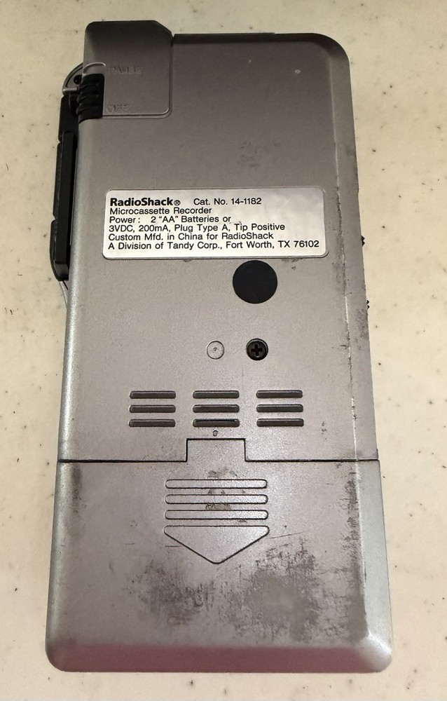 RadioShack micro 43 cassette recorder voice activated model#14-1182 tested