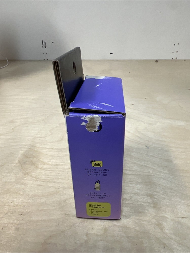 NORTH Wireless Microphone with Charger (USB-C)...305