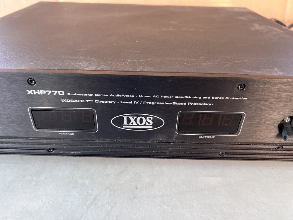 IXOS XHP770 Professional Power Conditioner & Surge Protector