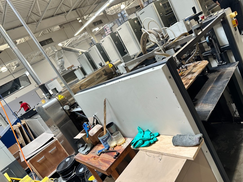 DORN SPE UV Coater machine with auto feed and auto stacker DMC-30HF
