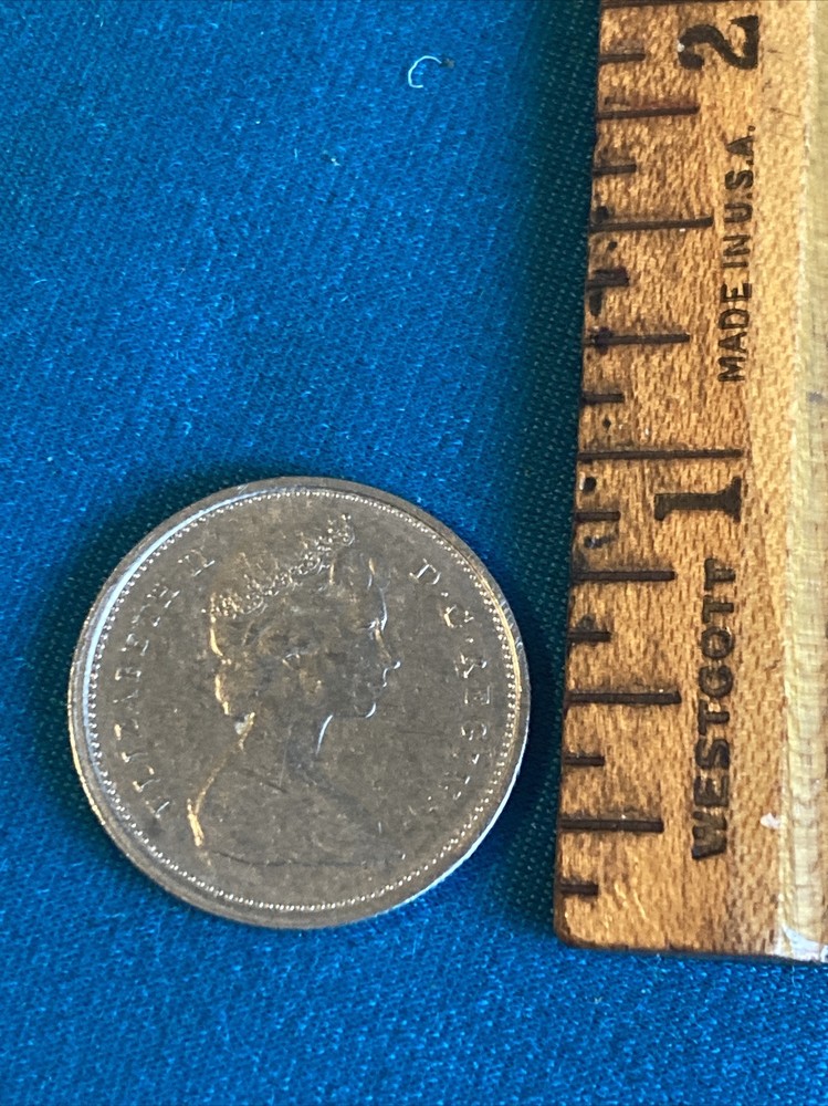 Vintage 1974 Canada 25 Cents Coin