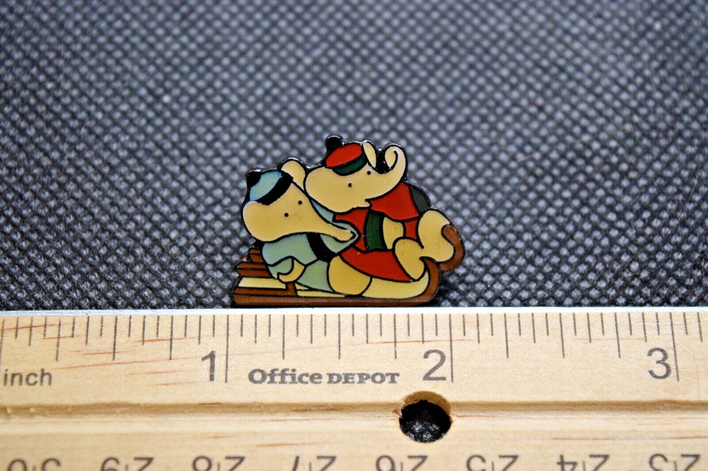 Elephants Sledding Ski Pin