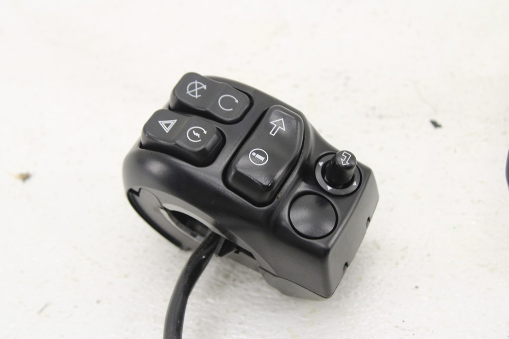 2016-2018 Harley Davidson Touring Road Electra Street Right Control Switch Pack