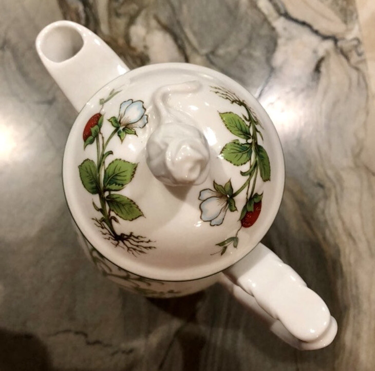 Schumann Wild Strawberry Coffee Pot