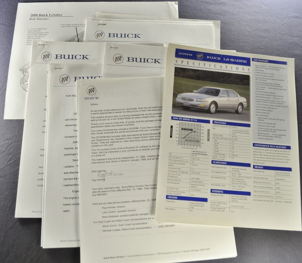 2000 Buick LeSabre Press Information Kit 16-Photos 20-Slides CD+Text Original