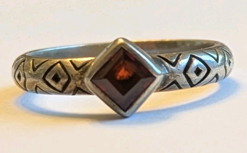 Brighton Garnet Ring Sz 7.75 Sterling Silver Stack Band Signed Heart Boho