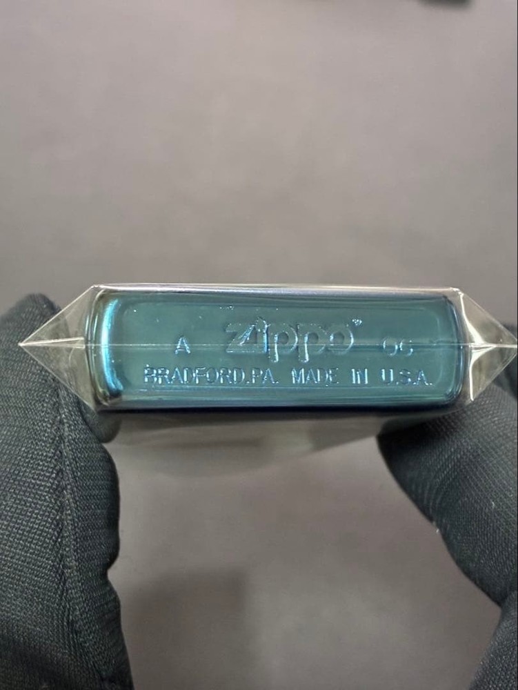 Zippo U.S.S KITTY HAWK CV 63 Made in 2006 Lighter