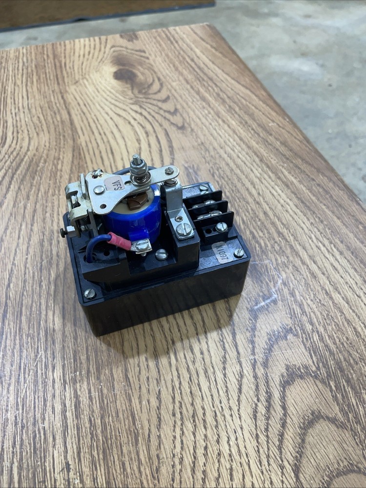 Zenith K1097 Volt/Hz Sensing Relay