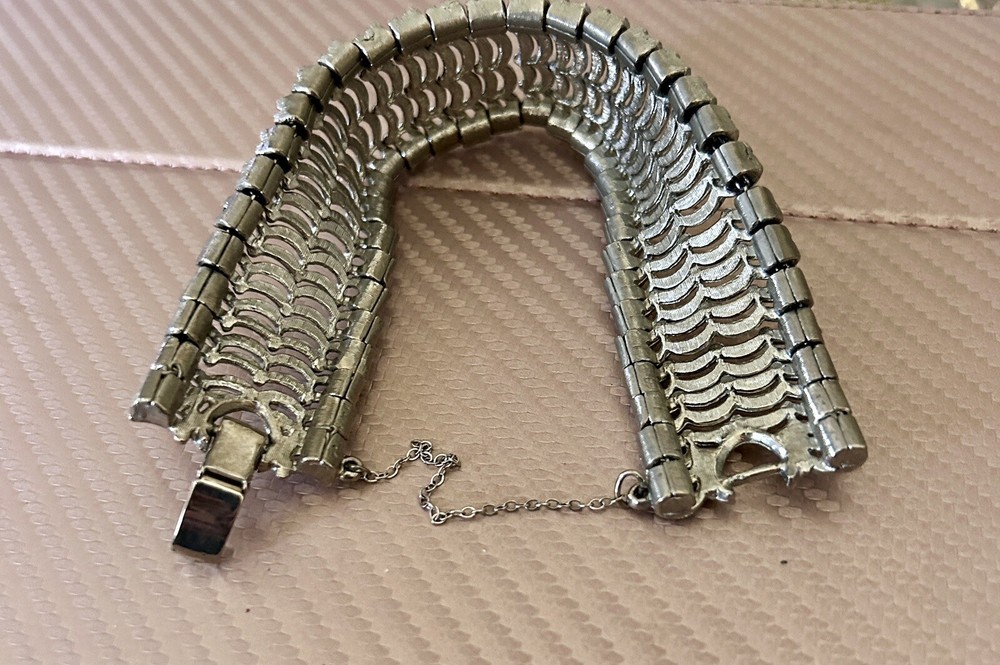 VINTAGE Silver Tone MESH Chain Bracelet