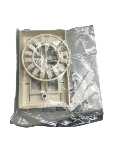 AMP 557691-1 6 Port Faceplate