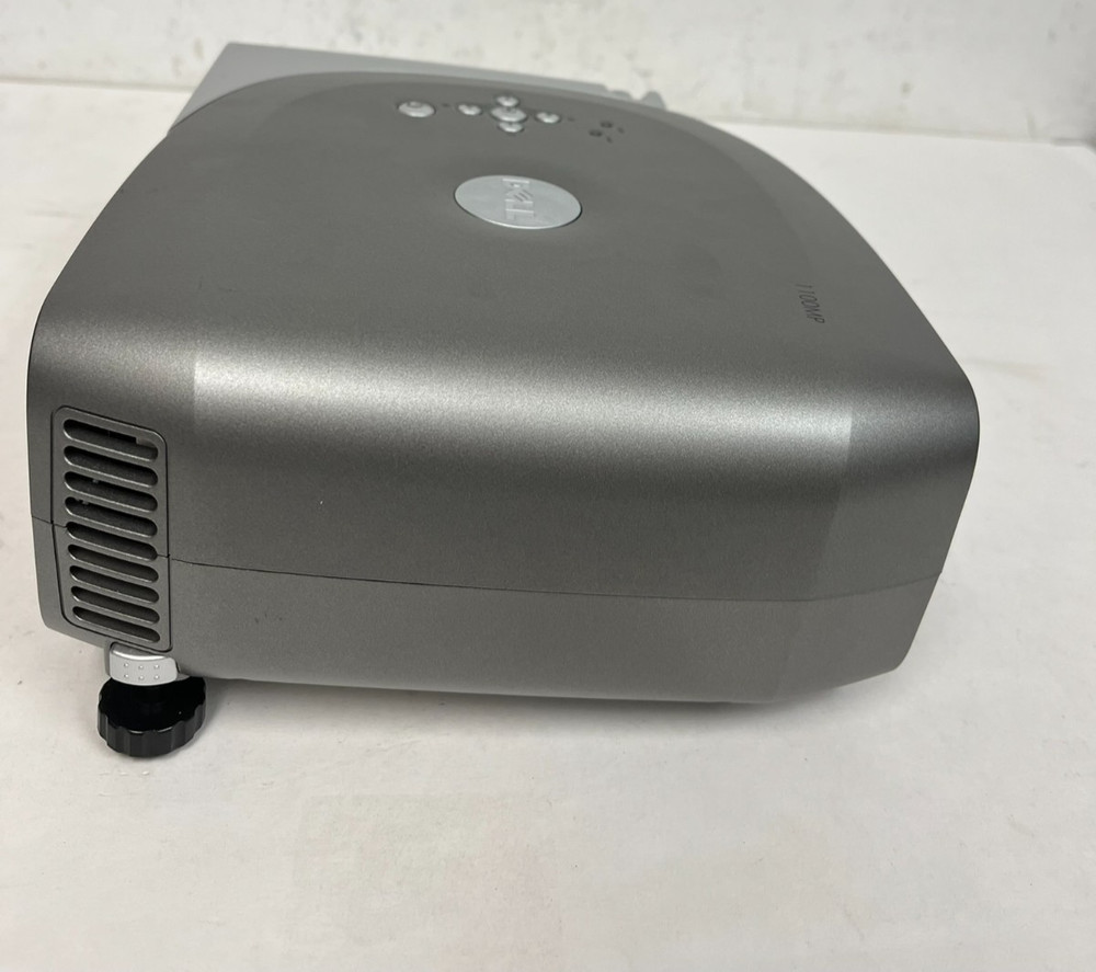 Dell 1100MP Projector with Remote Control / Case /Power Cord / Other Cables