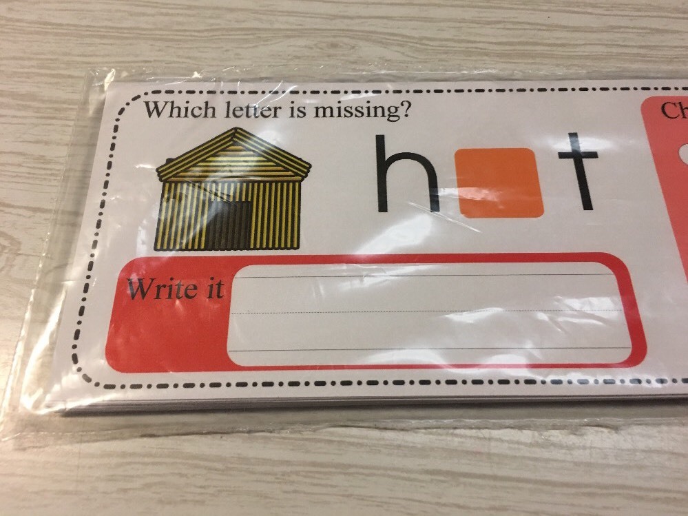 Medial Sounds - Wipe & Write Learning Center Activity - 21 Laminated Cards