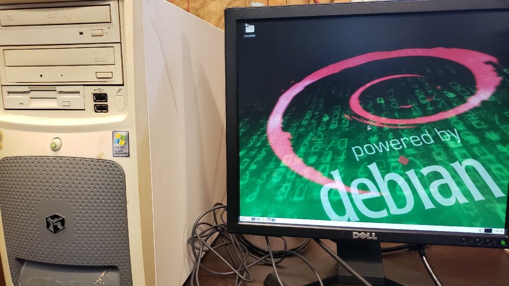 NetKit 2.8 Live/Install DVD-ROM - Network Emulation