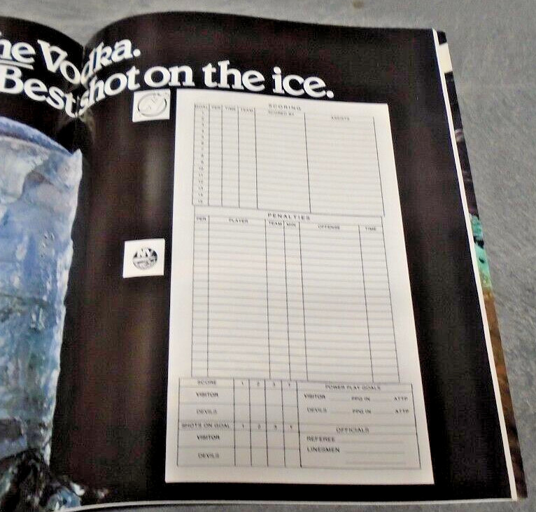 NEW JERSEY DEVILS NHL PROGRAM VS ISLANDERS 1987 10 SIGNATURES WITH COA RARE MEDO
