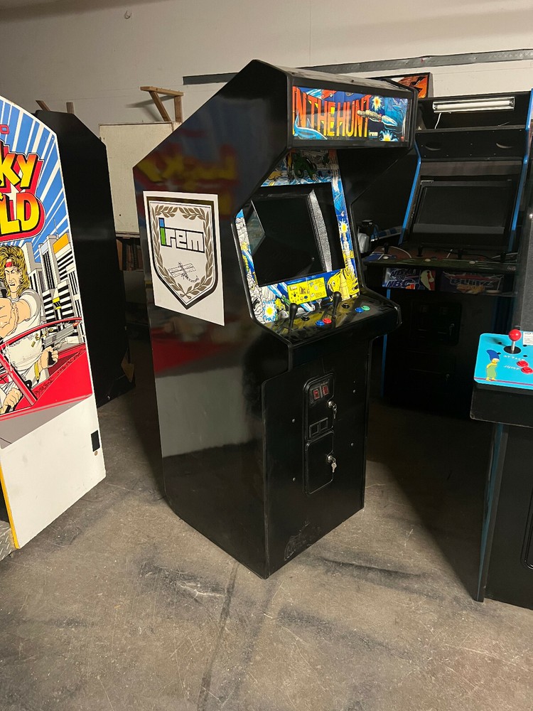 IN THE HUNT ARCADE MACHINE by IREM 1993 (Excellent Condition)