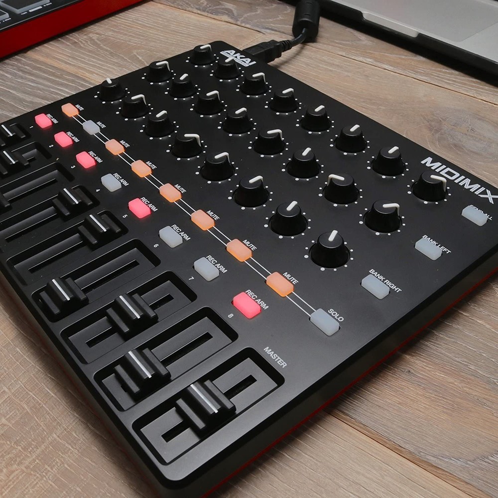 Akai Professional High Performance USB MIDI Mixer DAW Controller MIDI MIX