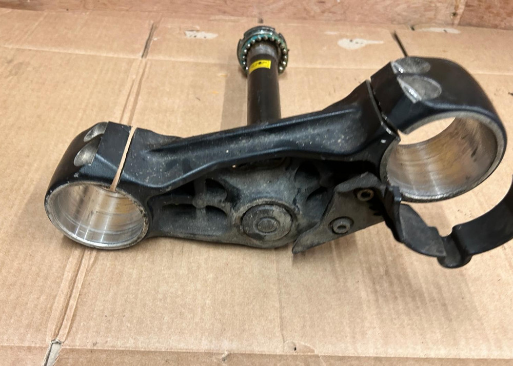 2019 KTM Duke 125 Lower Bottom Yoke Fork Clamp