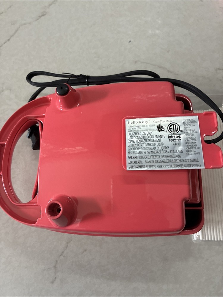 Hello Kitty Cake Pop Maker with Sticks Includes Cake Pop Sticks New In Box