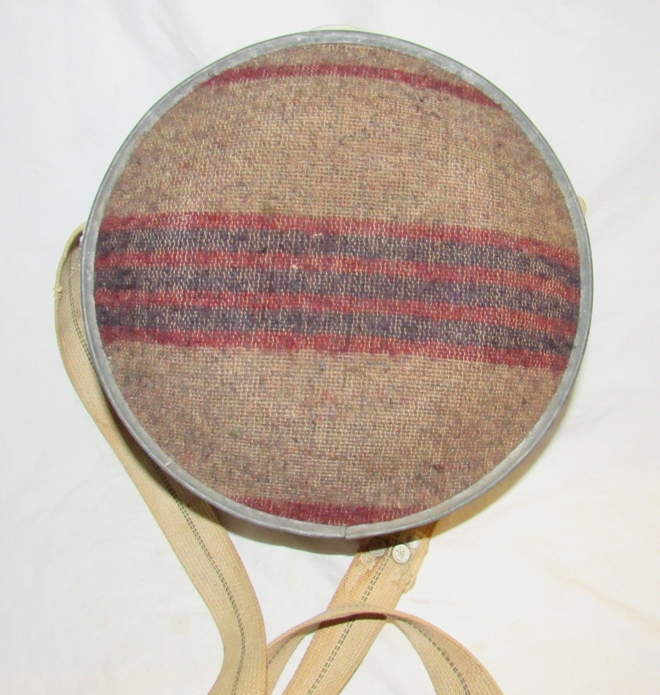 VINTAGE 4 QUART OASIS CANTEEN