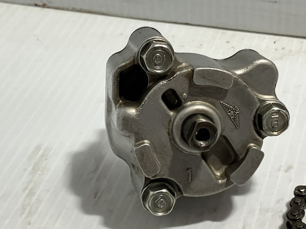 2000 Honda Cbr929rr Oil Pump Assembly (OEM)