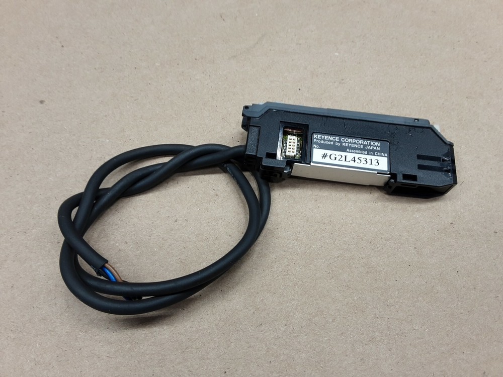 Keyence FS-V31 Fiber Optic Sensor #1002J5*AD