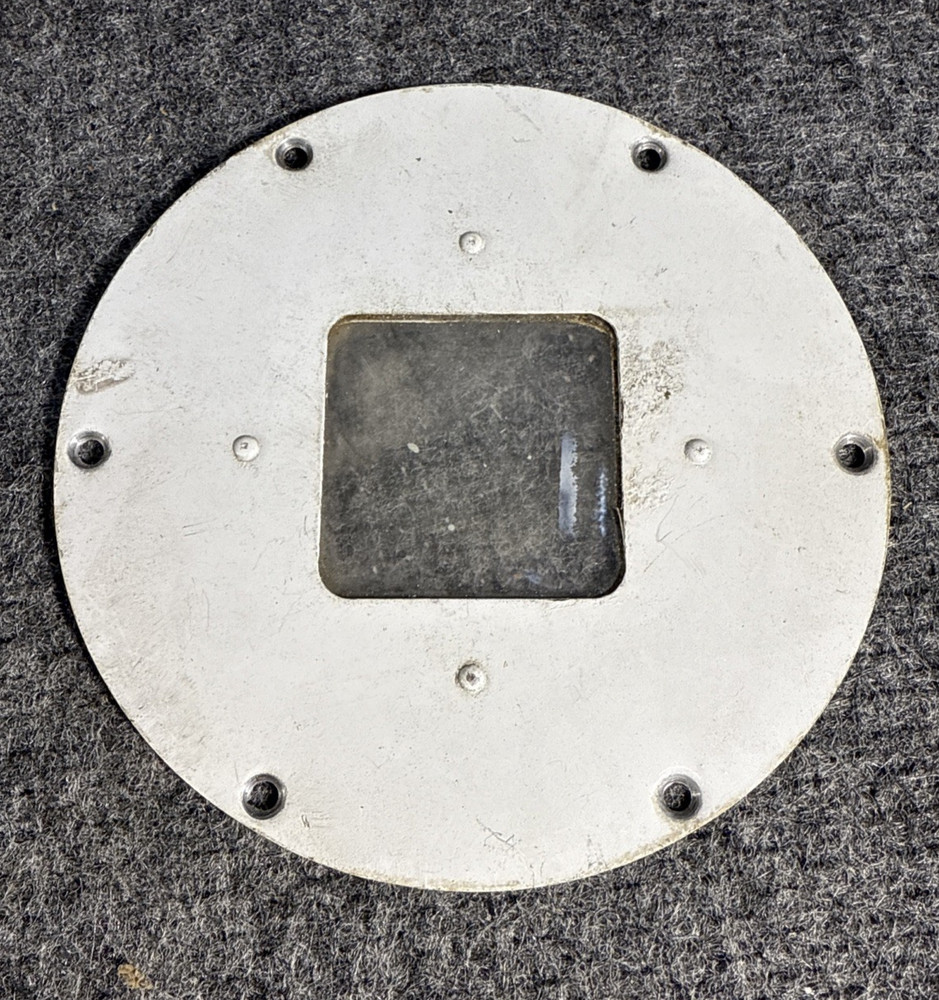 Cessna 172 Wing  Courtesy Light Plate  0700618-1
