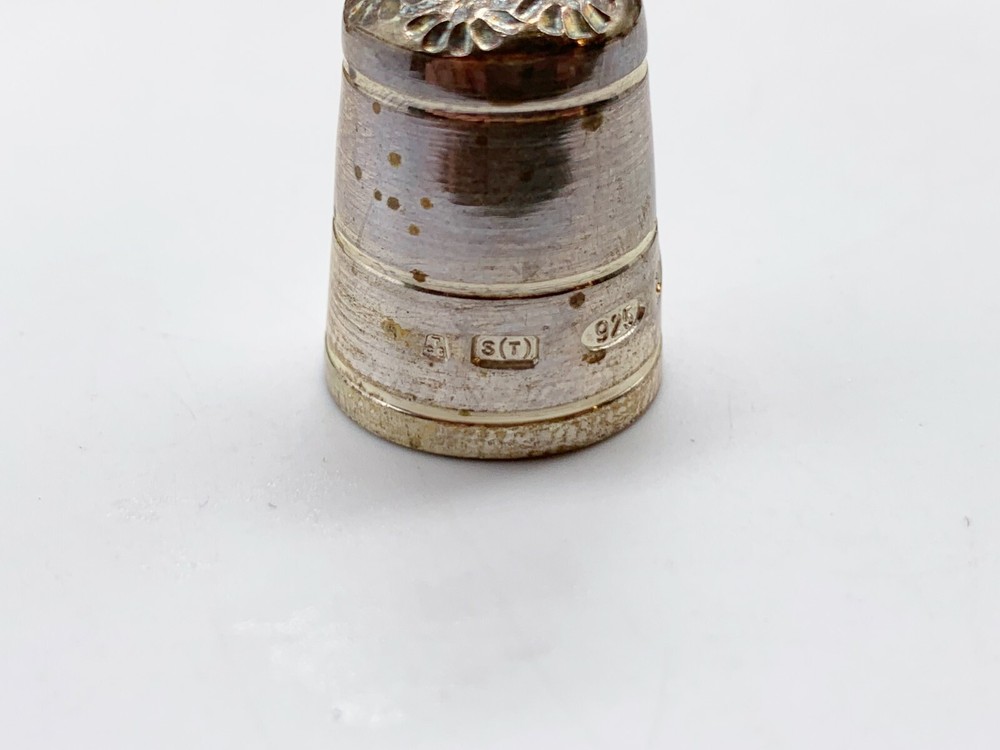 VINTAGE SOLID STERLING SILVER SEWING THIMBLE