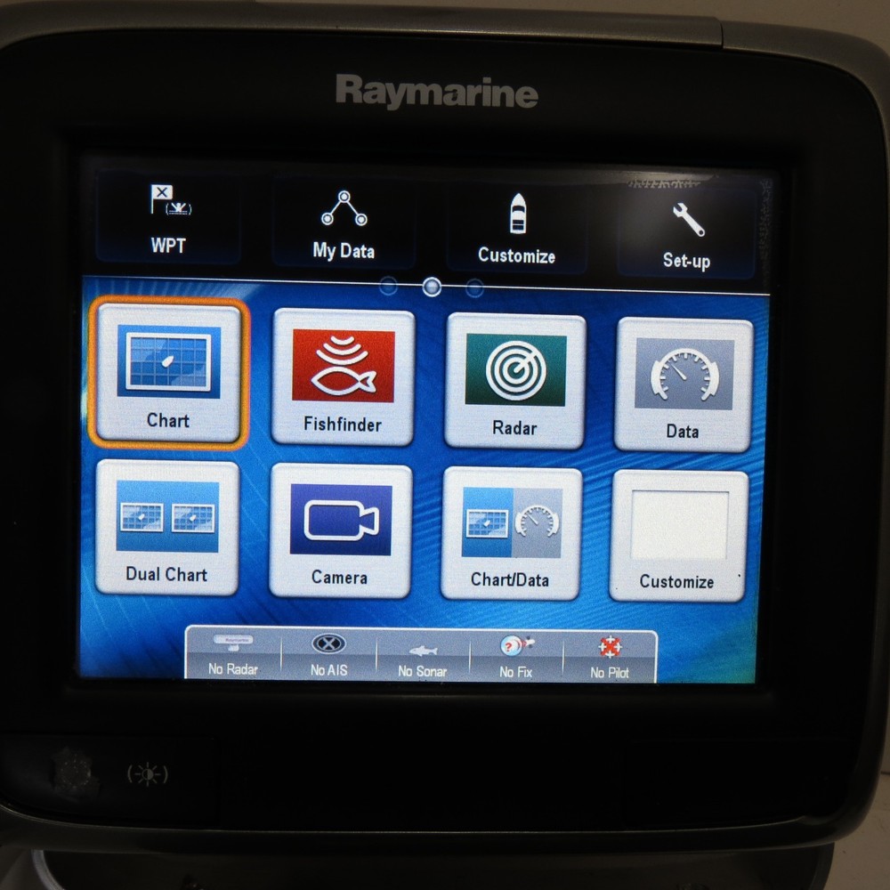 Raymarine a67 5.7" GPS Chartplotter Fish Finder w/ Chart, Transom Transducer