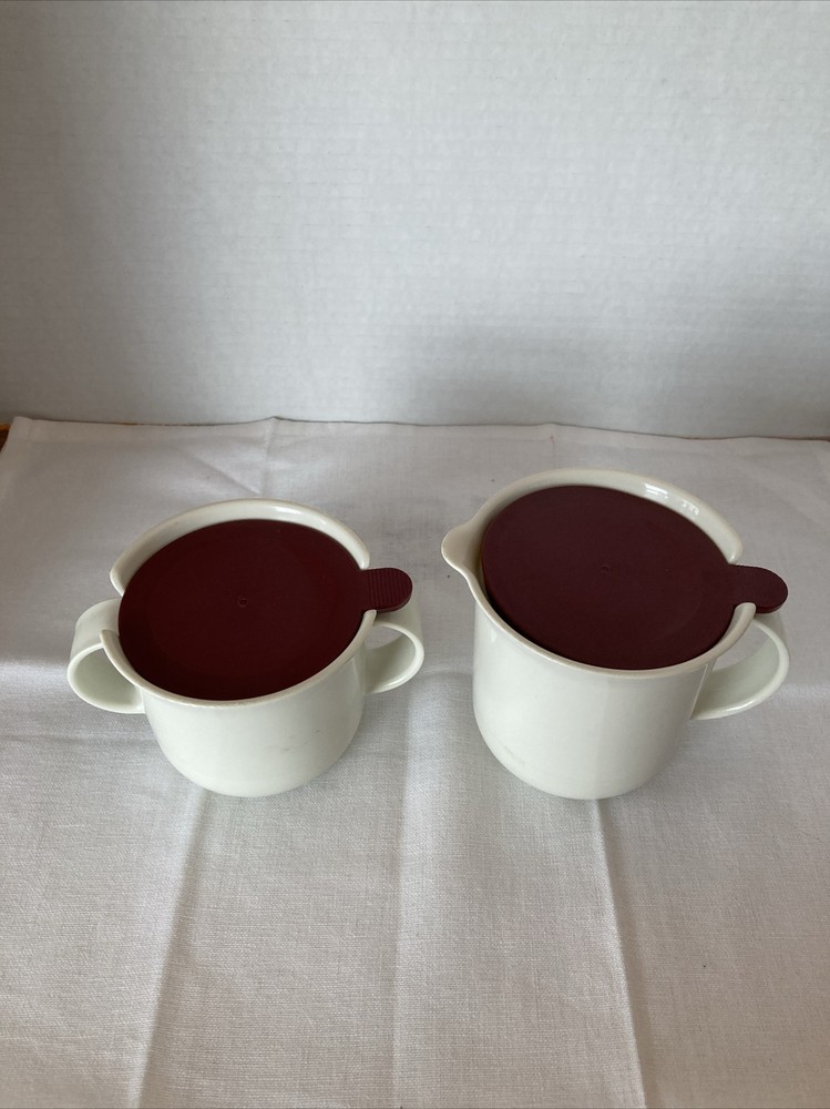 Tupperware Beautiful Sugar And Creamer With Wine Colored Lids Very Nice Shape