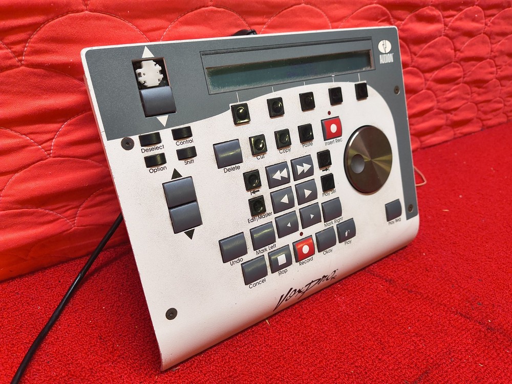 Used Cover For Button Missing Still Work Audion Vox Pro PC Version 2.02 Good Con