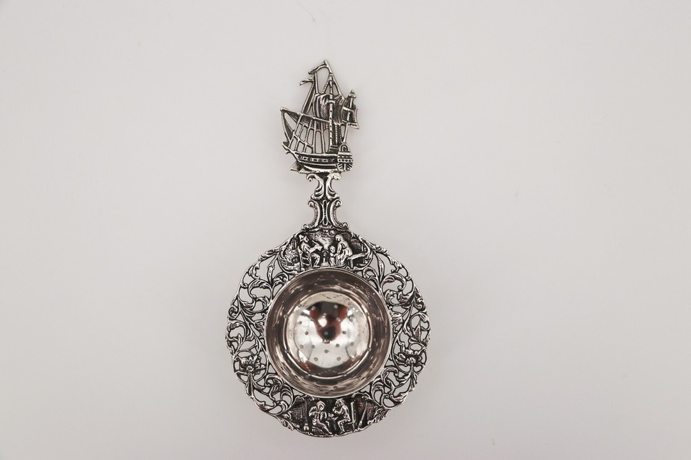 1935 Galleon Ornate Dutch Silver Tea Strainer