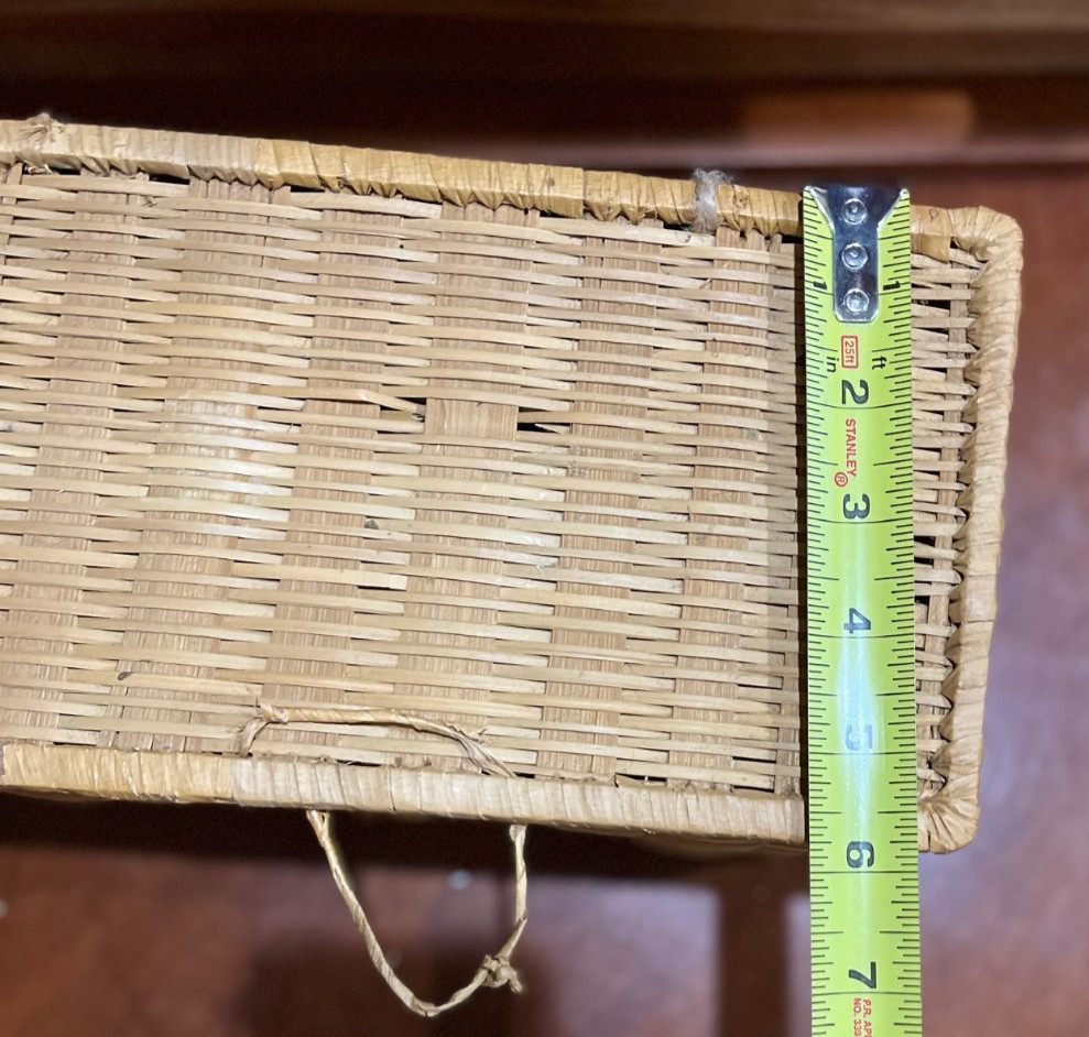 Vintage Wicker Storage Basket with Hinged Lid – Rectangular Organizer 10x5.5x5