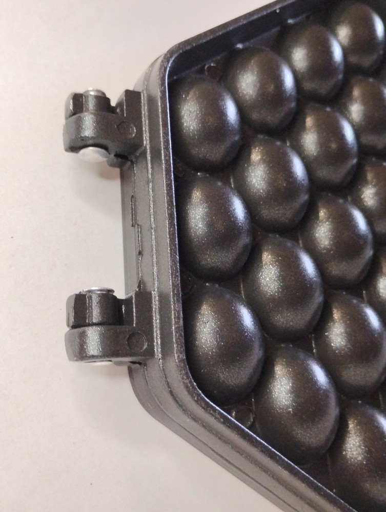 StarBlue Iron Skillet Bubble Waffle Maker