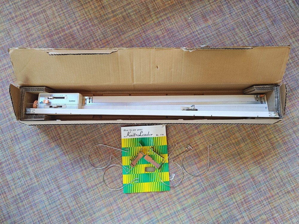 BROTHER KL-116E Knitleader Knitting Machine