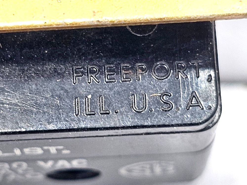 BZ-RW80-A2 MICRO SWITCH LOT OF 2