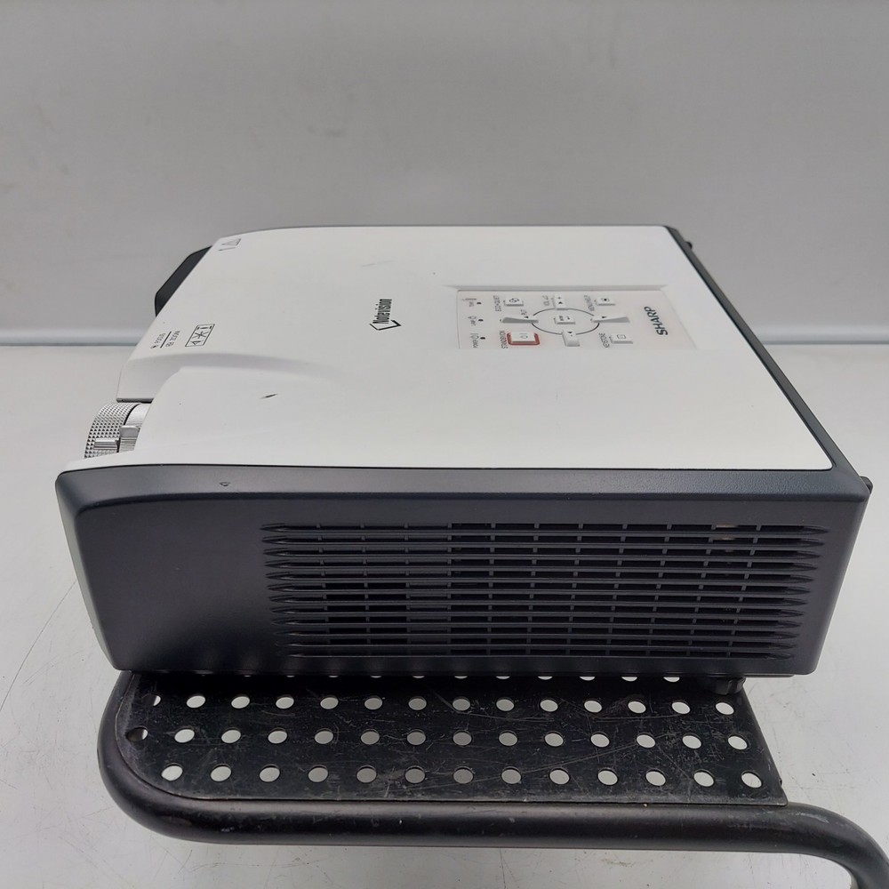 Sharp XR-32X Projector *Lamp Hour 172*