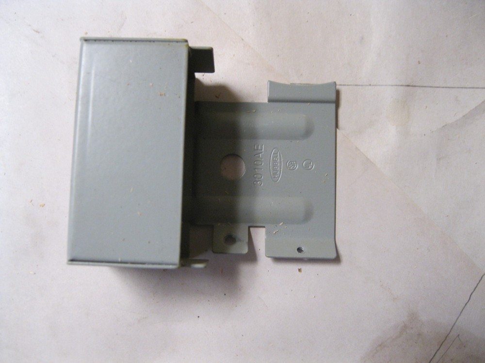 Hubbell Wiring Device Hbl3010ae External Corner Coupling, gray