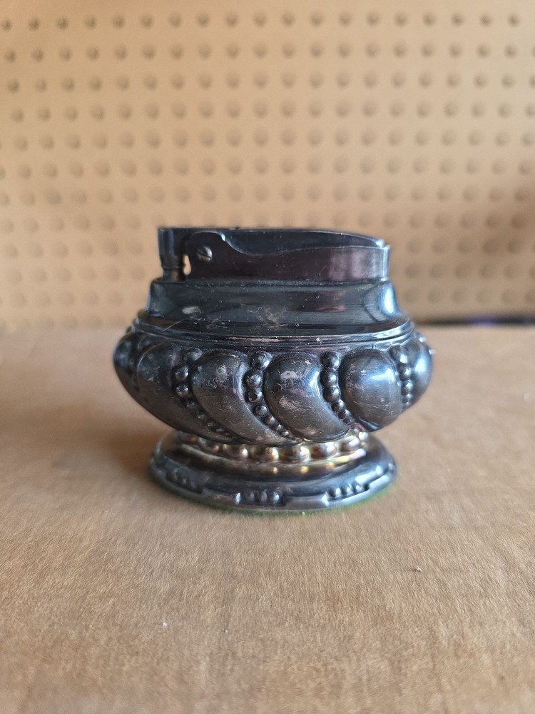 Ronson Crown Art Deco Silver Plated Table Lighter