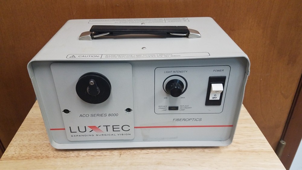 Luxtec ACO Series 8000 Medical Light Source - TESTED WORKING (D539)